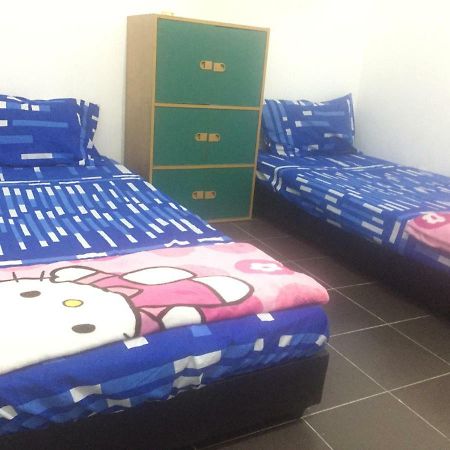 Jiaxin Hostel Ulu Tiram Zewnętrze zdjęcie