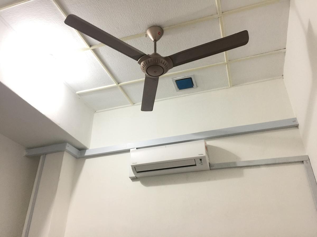 Jiaxin Hostel Ulu Tiram Zewnętrze zdjęcie