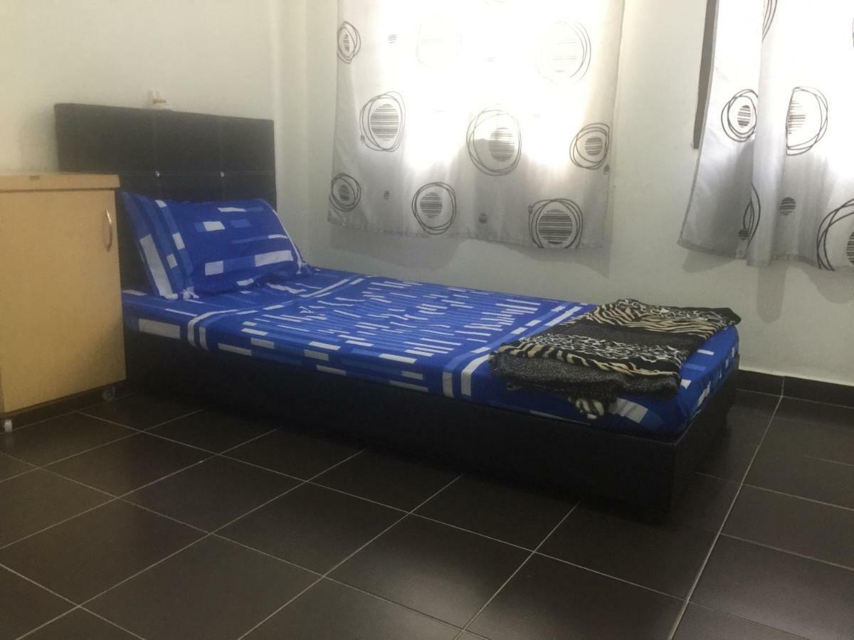 Jiaxin Hostel Ulu Tiram Zewnętrze zdjęcie