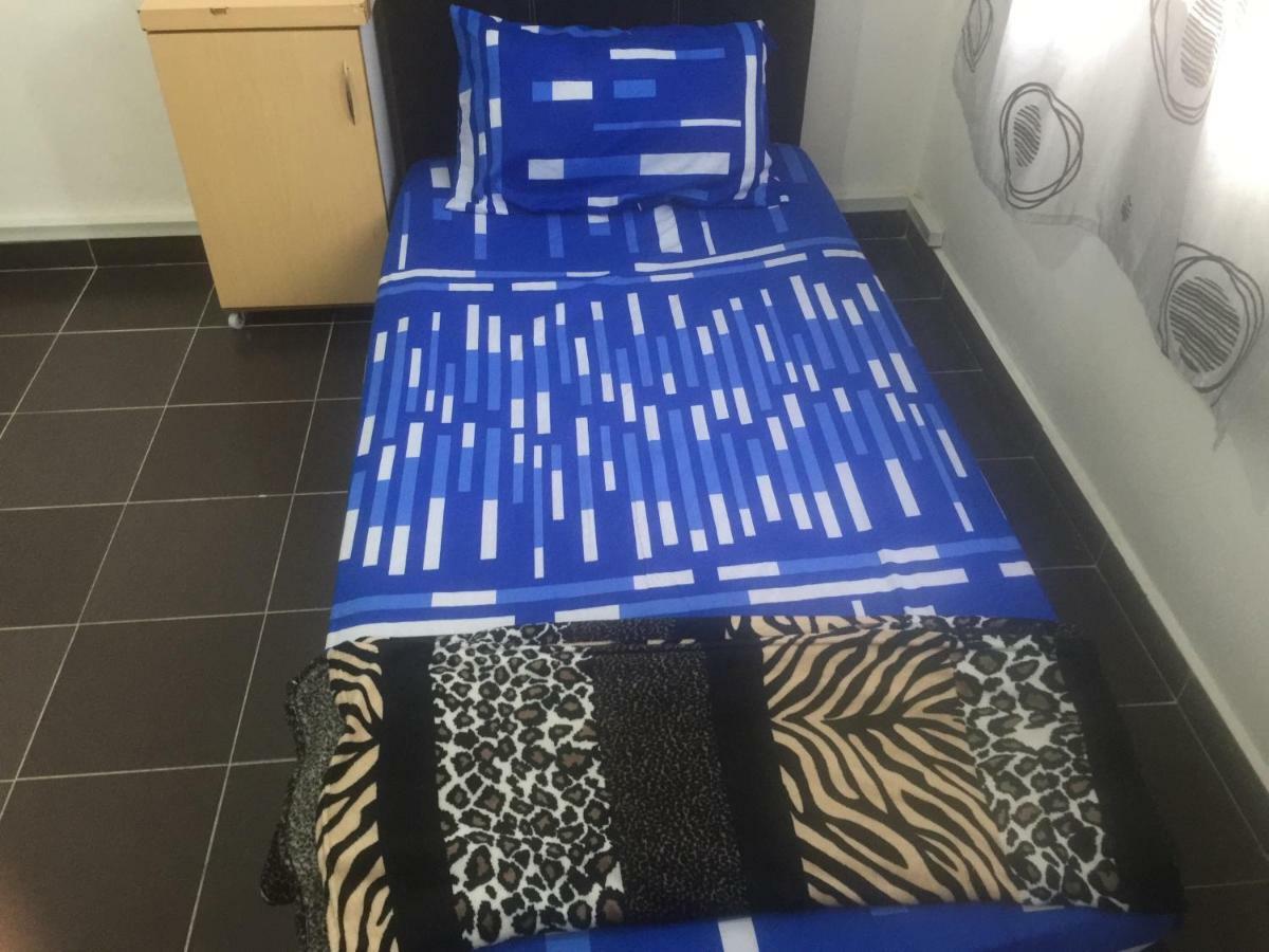 Jiaxin Hostel Ulu Tiram Zewnętrze zdjęcie