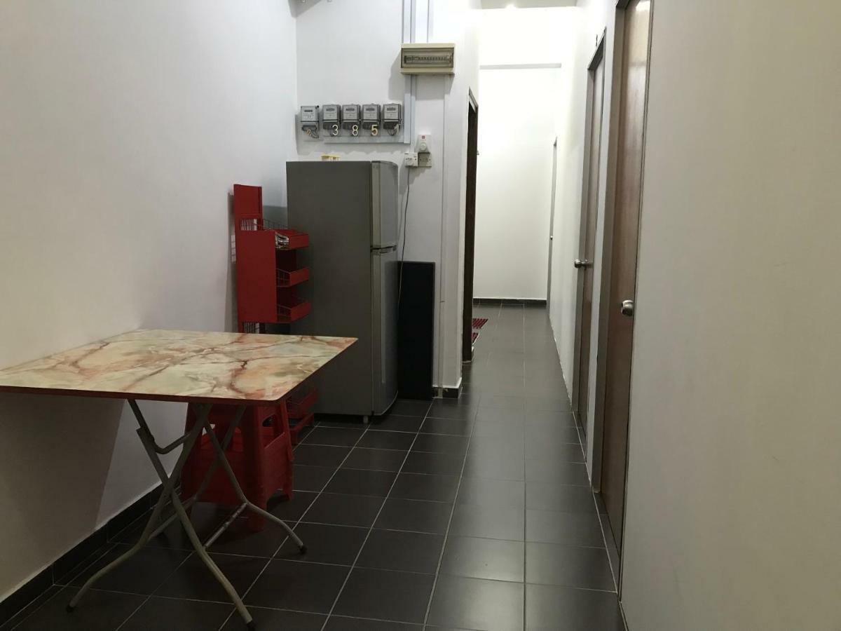 Jiaxin Hostel Ulu Tiram Zewnętrze zdjęcie