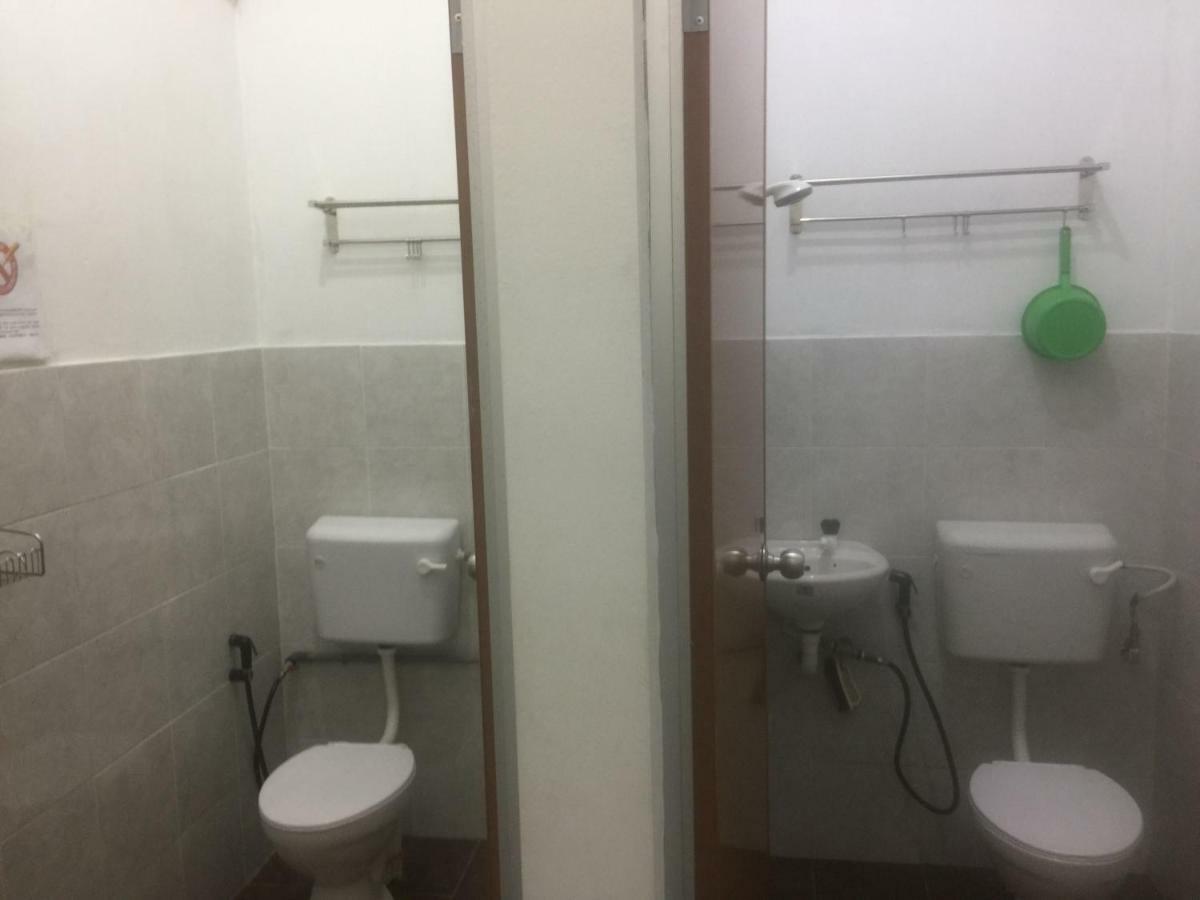 Jiaxin Hostel Ulu Tiram Zewnętrze zdjęcie